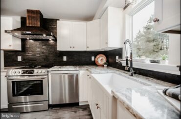 195 Harlow Rd. Harpers Ferry, WV 25425 - Single Family - Real Estate - For Sale