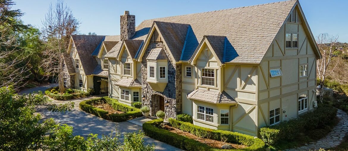 $2,049,000 Tour a millionaires French inspired mansion in San Diego! (DRAMATIC ELEGANCE)