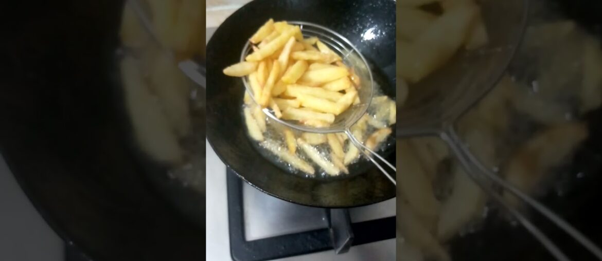 Making crispy french fries,recipe in the description box