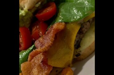 Cloud9 Gourmet Burger by CookingPretty