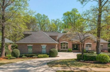 50 Sycamore Ridge Drive, Simpsonville, SC Presented by Connie Rice & Partners.