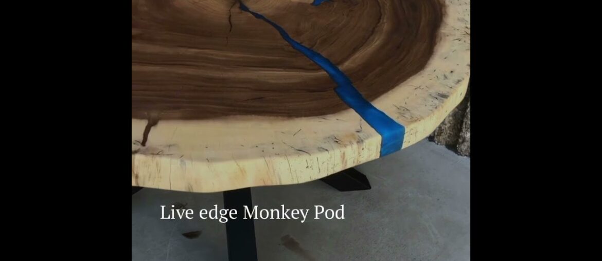 Round “Cookie” dining table Round “Cookie” dining table