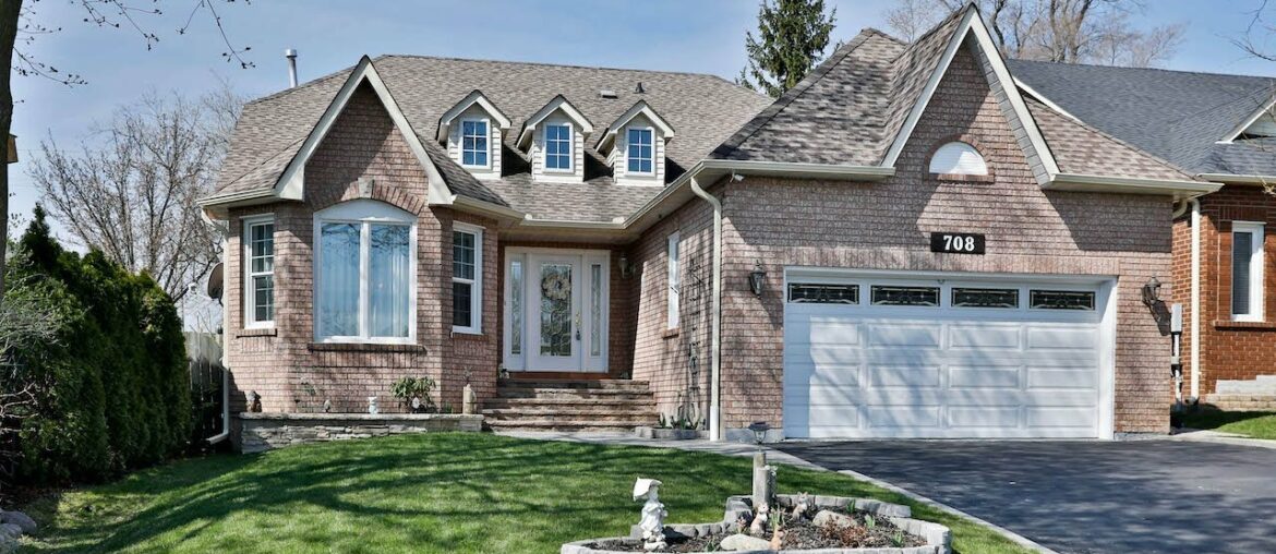 708 Aspen Rd, Pickering – Open House Video Tour 708 Aspen Rd, Pickering - Open House Video Tour