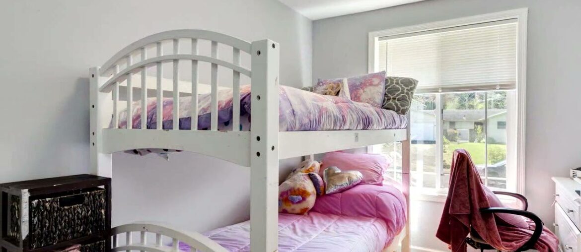 1420 SW WILLOWBROOK CT for sale in Gresham, OR 97080 - Residential