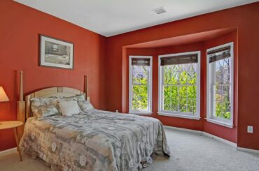 69 Hedgerow Lane, Manalapan Township, NJ