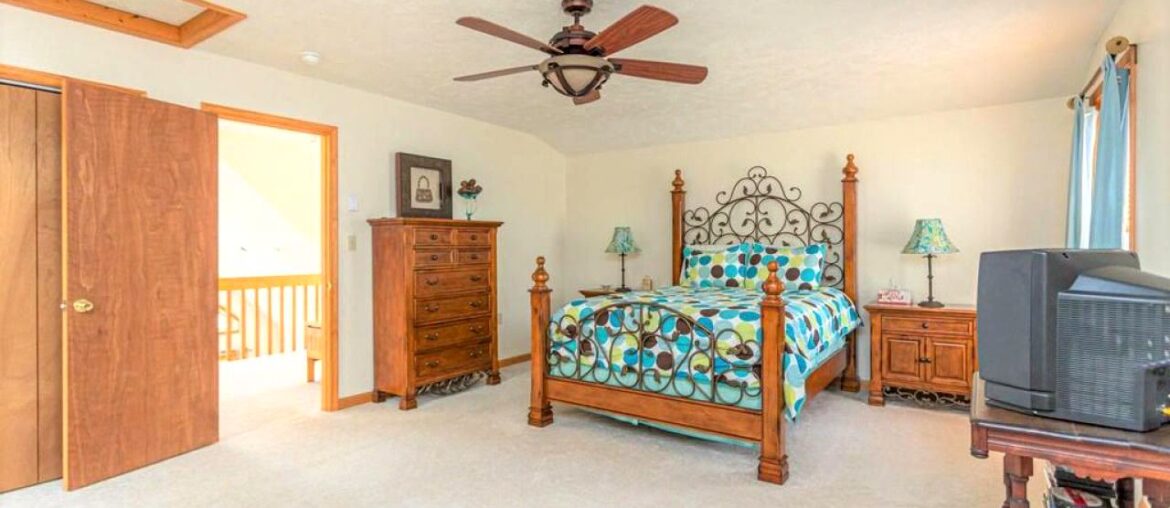 Residential for sale - 1140 Arrowhead Drive, Pocono Lake, PA 18347