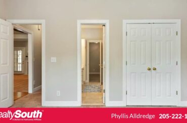 Homes for sale - 131 Emerald Lake Drive, Pelham, AL 35124