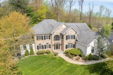 127 SMITHBRIDGE RD, GLEN MILLS, PA Presented by Debbie Kiotis.