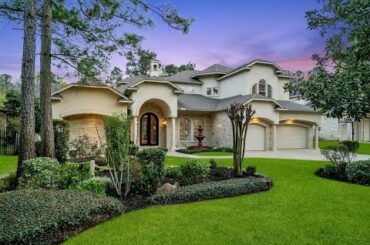 Tour video of listing at 114 E Bracebridge Circle, The Woodlands, TX 77382 - Residential for sale