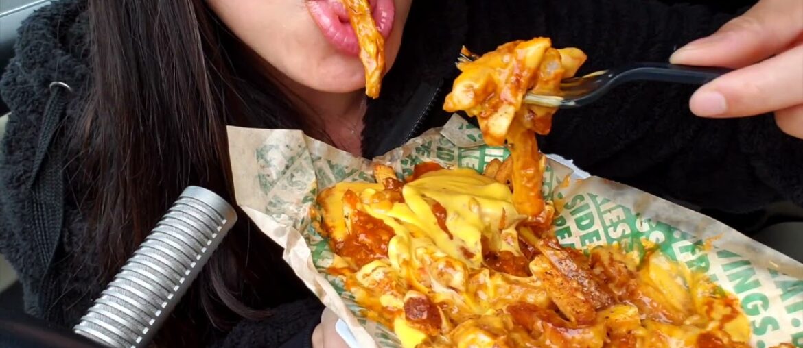 ASMR/MUKBANG CHILI CHEESE FRIES/NO TALKING ASMR/MUKBANG CHILI CHEESE FRIES/NO TALKING