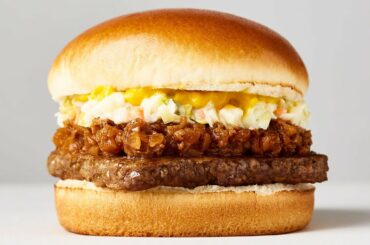 Discontinued Restaurant Burgers We Desperately Miss