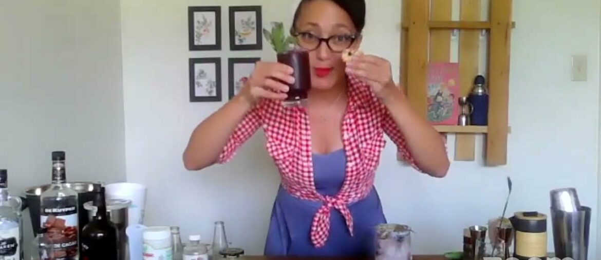 Season 2 - Episode 7 - Mother's Day: Sweet As Pie