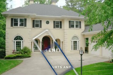 A hidden gem on exclusive Mountain Island Lake in a secluded tranquil cove!