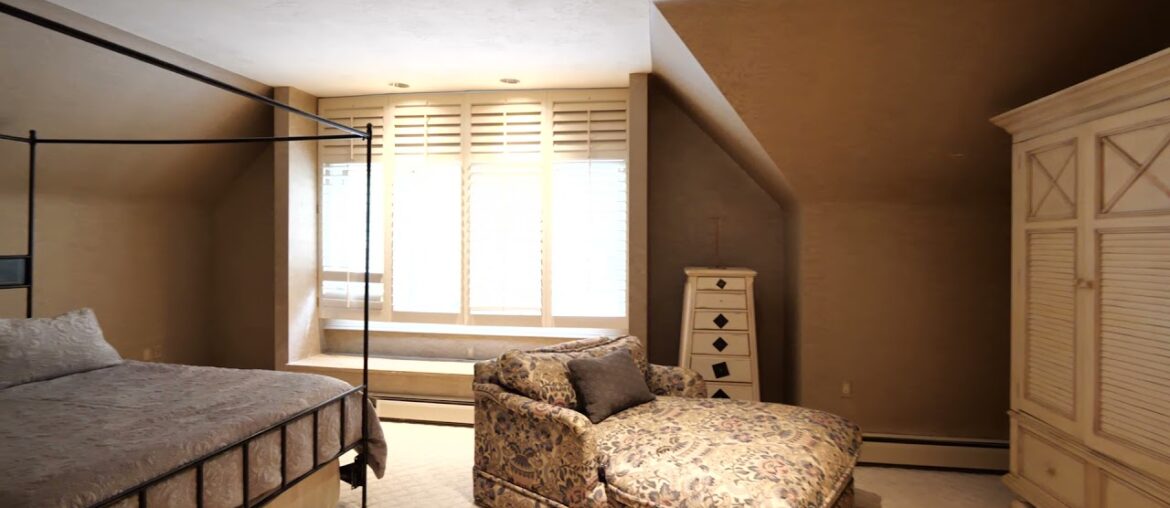 225 W Taunton Avenue in Berlin Boro NJ – Stunning Custom Exquisite Home. 225 W Taunton Avenue in Berlin Boro NJ - Stunning Custom Exquisite Home.