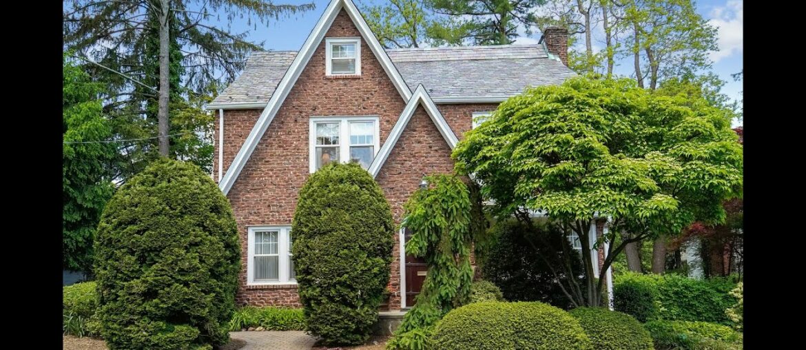 206 Melrose Place Ridgewood, NJ | ColdwellBankerHomes.com