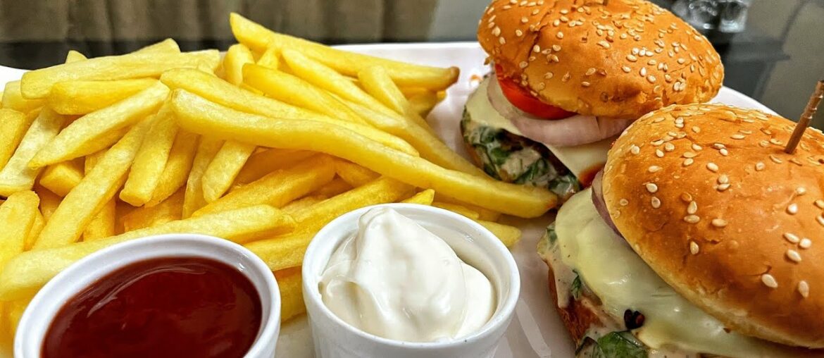 Chicken Cheese Burger With French Fries Recipe By Shardha’s kitchen Diaries| #chicken #burger #fries Chicken Cheese Burger With French Fries Recipe By Shardha’s kitchen Diaries| #chicken #burger #fries