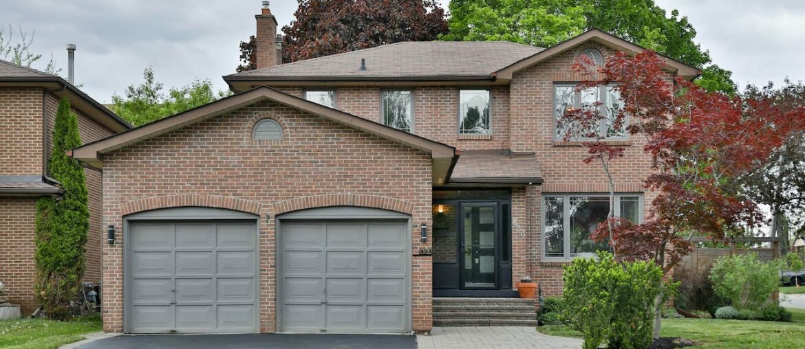 823 Douglas Ave, Pickering – Open House Video Tour 823 Douglas Ave, Pickering - Open House Video Tour