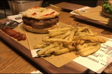 Periscope Rewind - McDonalds Gourmet in Hong Kong - Custom burgers delivered by a waitress