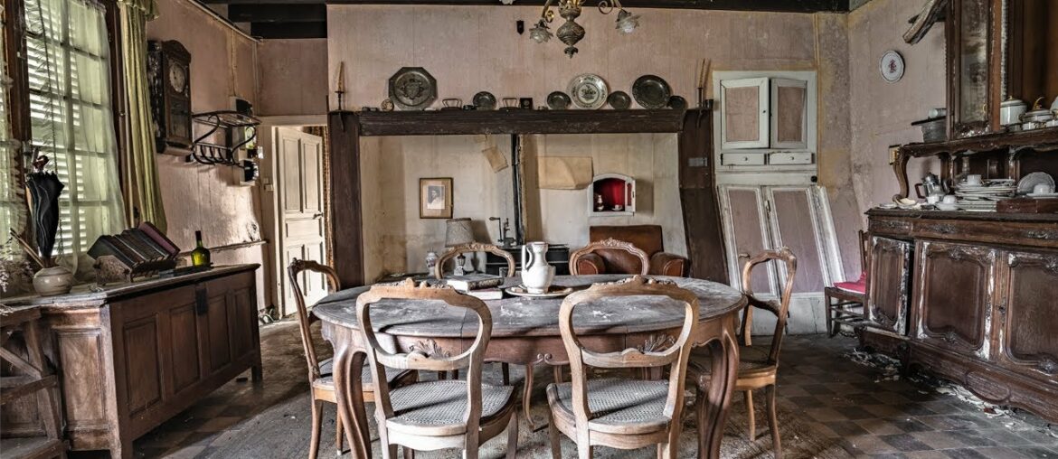 FOUND HIDDEN PASSAGE | Abandoned French House Entirely Frozen in Time FOUND HIDDEN PASSAGE | Abandoned French House Entirely Frozen in Time