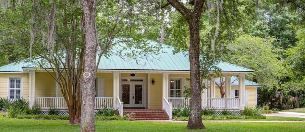 9116 SHENANDOAH RUN, WESLEY CHAPEL, FL Presented by Wayne Gabriel. 9116 SHENANDOAH RUN, WESLEY CHAPEL, FL Presented by Wayne Gabriel.