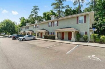 Berkshire Hathaway HomeServices Florida Realty - 2960 SW 35th Place 64