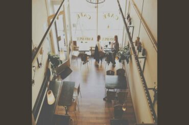 Laid-back Backdrops for French Restaurants