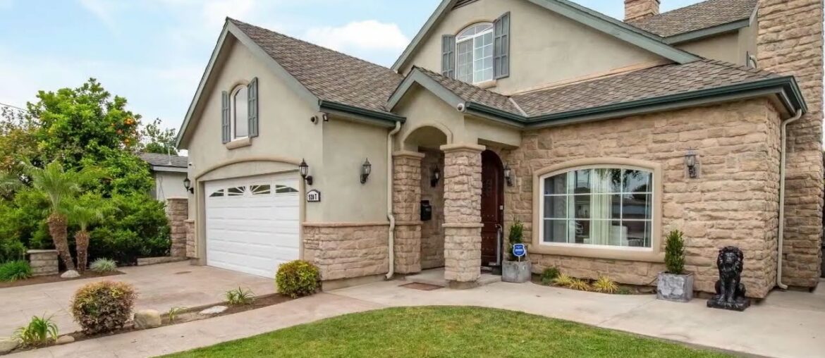 9207 Olive Street | Beautiful Family Home 9207 Olive Street | Beautiful Family Home