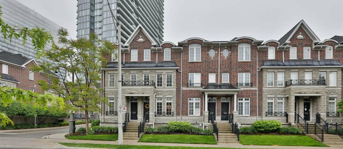 119A The Queensway, TH 74, Toronto – Open House Video Tour 119A The Queensway, TH 74, Toronto - Open House Video Tour