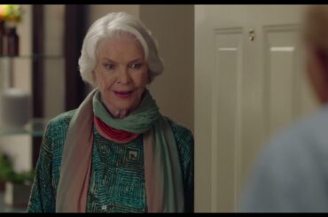 Queen Bees  - Wine Surprise scene