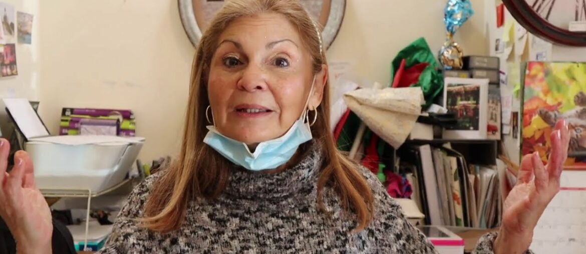 A French Christmas on two continents. Parisian Chic, French Food, French Gifts, and more.