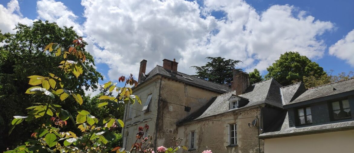 Cooking pizza at the french Manor Cooking pizza at the french Manor