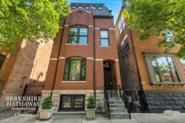 Home for sale - 125 W Delaware Pl Chicago, IL 60610