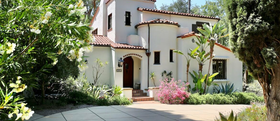 Welcome to 946 Hillside Terrace Welcome to 946 Hillside Terrace