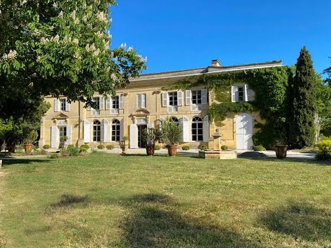 Turnkey Bordeaux Chateau for sale with hobby vineyard Turnkey Bordeaux Chateau for sale with hobby vineyard