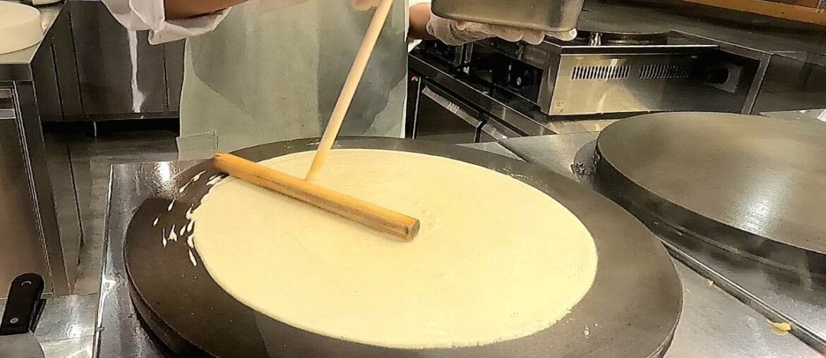 French Creamy Strawberry Crepes - Taiwanese Street Food