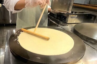 French Creamy Strawberry Crepes - Taiwanese Street Food