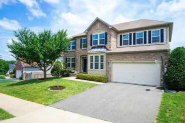 1005 W KENSINGTON CIRCLE