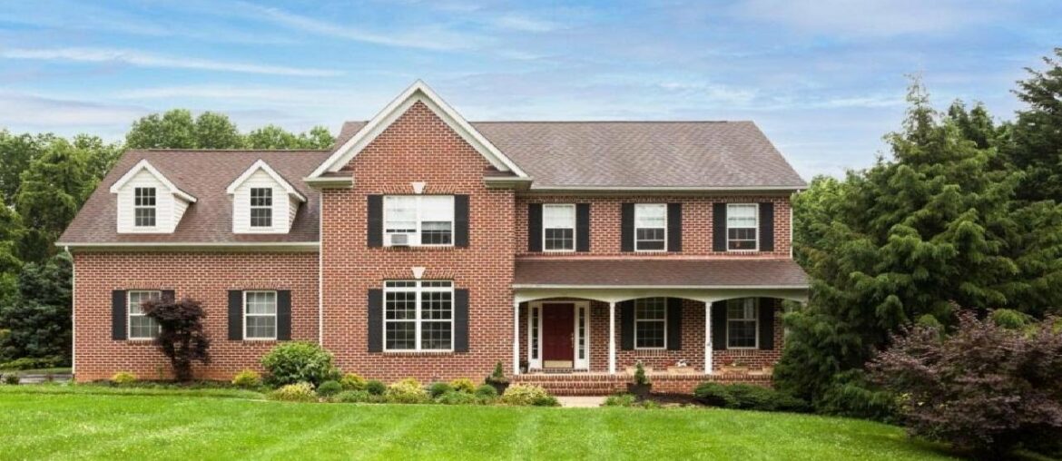 14417 MISTY VALLEY ROAD, PHOENIX, MD Presented by Mary Lynch. 14417 MISTY VALLEY ROAD, PHOENIX, MD Presented by Mary Lynch.