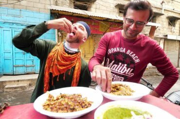 Lahore STREET FOOD on TEMPLE ROAD!! Dal Channa, Scramble & Paan | Lahore, Pakistan
