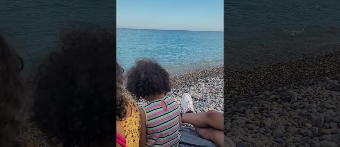 Dinner at Rocky Beach French Riveriara