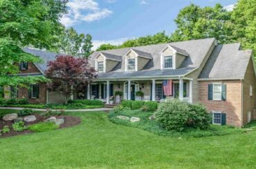 7622 Cinereal Court, Roanoke, IN Presented by Jodi Skowronek.