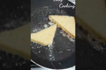 How to make French Toast|QUICK & EASY RECIPE|2Mins Breakfast|EveningSnack|Classic FrenchToast#Shorts