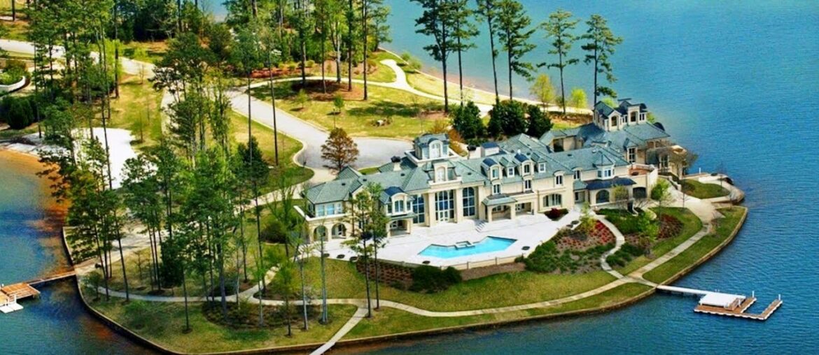 Dreamy Lakefront Mansion in Alexander City, Alabama