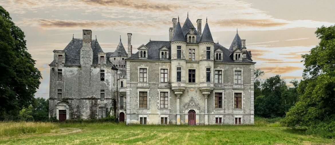 Abandoned 17th Century Fairy tale Castle ~ Everything Left Behind!