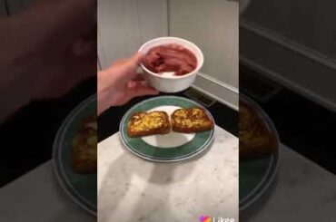 Valentine’s Day French Toast #BestBees #recipe #foryou #shorts