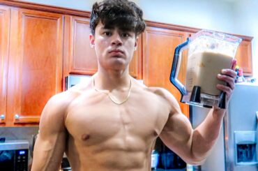 What I Eat in a Day to Lose Weight (2,700 calorie diet)