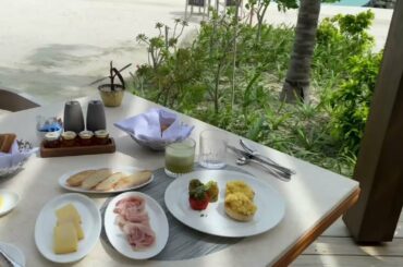 Kuda Villingili Resort Maldives - The Restaurant - French breakfast serving.