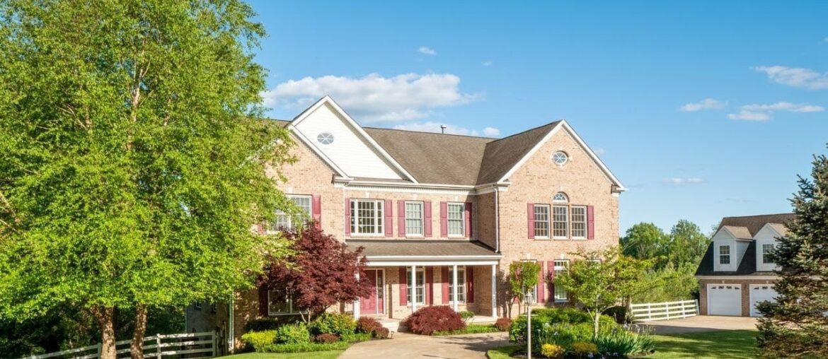 721 Sunpoint Road, Davidsonville, MD 21035 The Reynolds Team (301) 563-9647 721 Sunpoint Road, Davidsonville, MD 21035 The Reynolds Team (301) 563-9647