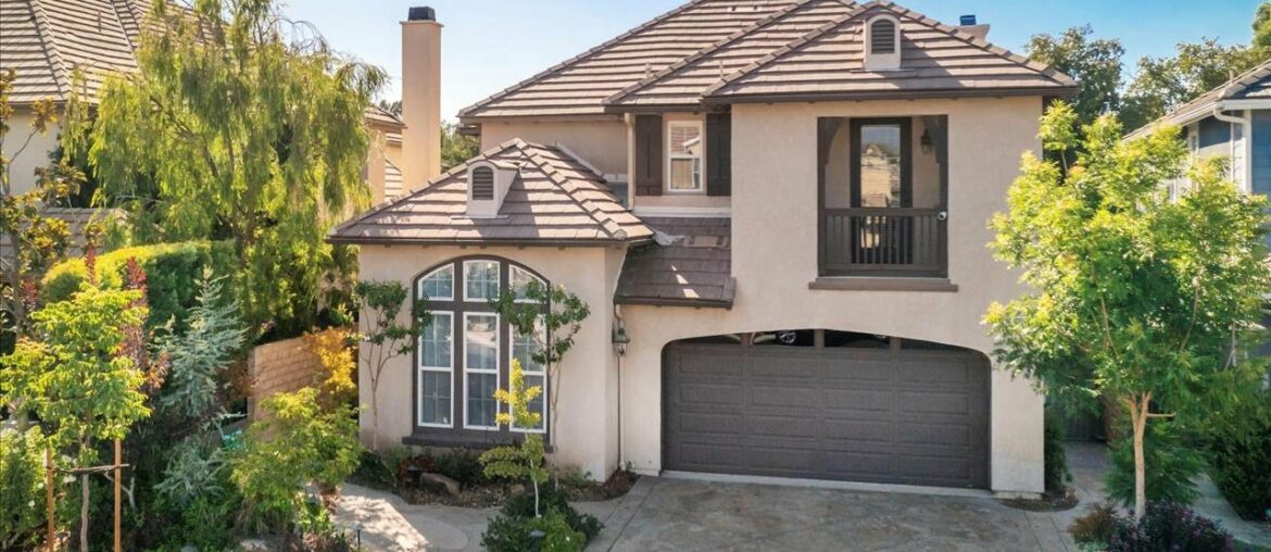 27050 Island Rd, Valencia, CA