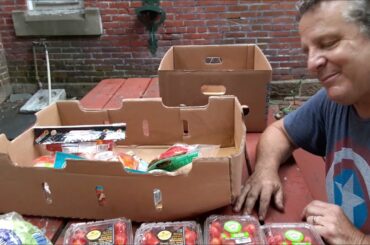 DUMPSTER DIVING AT ALDI FOR FREE FOOD AND CLEANING PRODUCTS! #frugal #lamarseillaise #vivelafrance